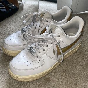 2018
Wmns Air Force 1 Low 'Metallic Gold'